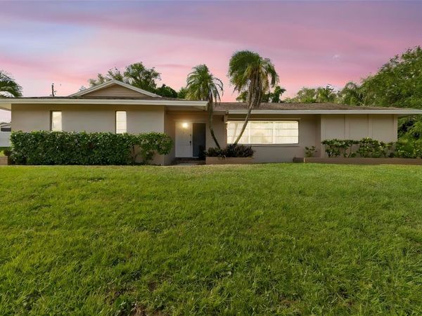 1251 HOLIDAY DRIVE, TARPON SPRINGS, FL 34689
