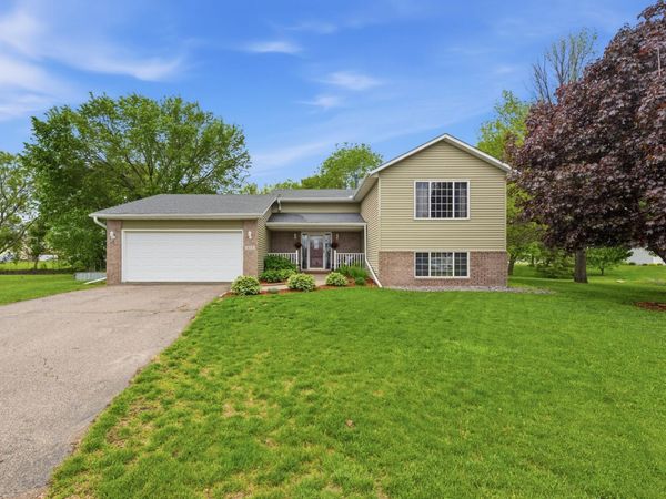 971 Lacy Court, Belle Plaine, MN 56011