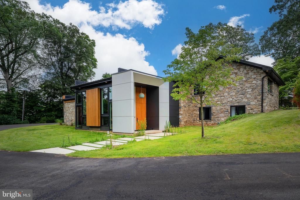 1096 MANSION LANE, GARNET VALLEY, PA 19060