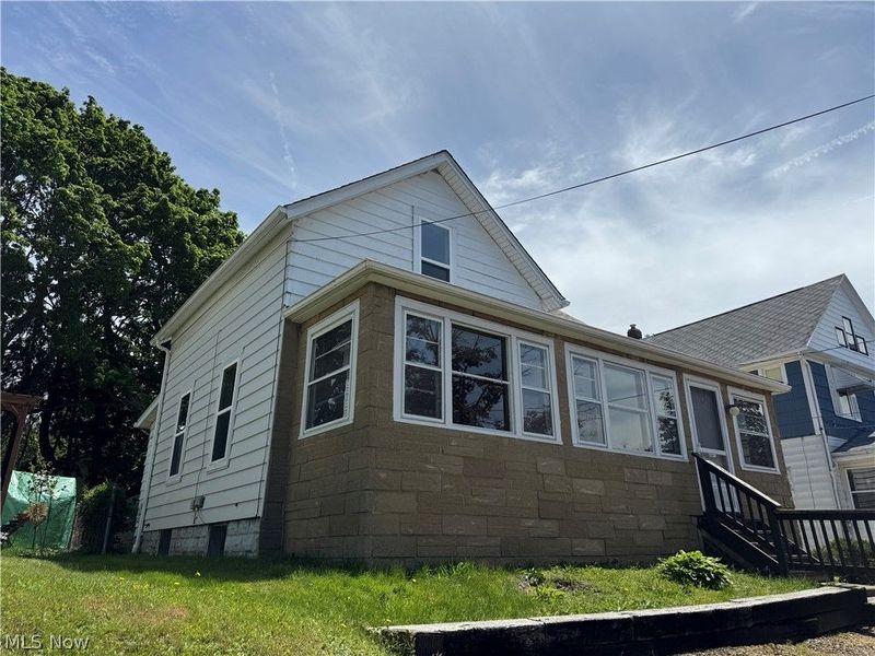 2113 11th Street SW, Akron, OH 44314 Photo 2