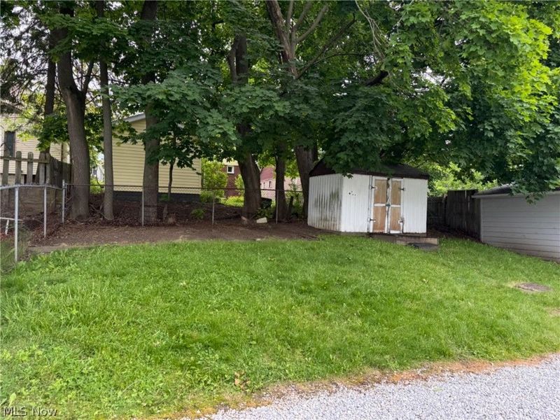 2113 11th Street SW, Akron, OH 44314 Photo 5