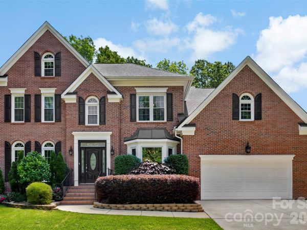 7618 Wingmont Drive, Charlotte, NC 28269