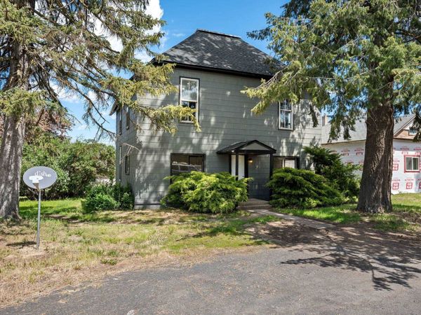 1116 Park St, Davenport, WA 99122