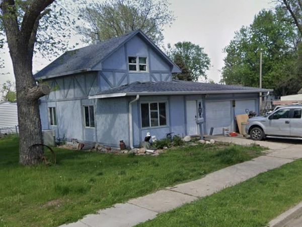 2104 E russell St, Sioux Falls, SD 57103