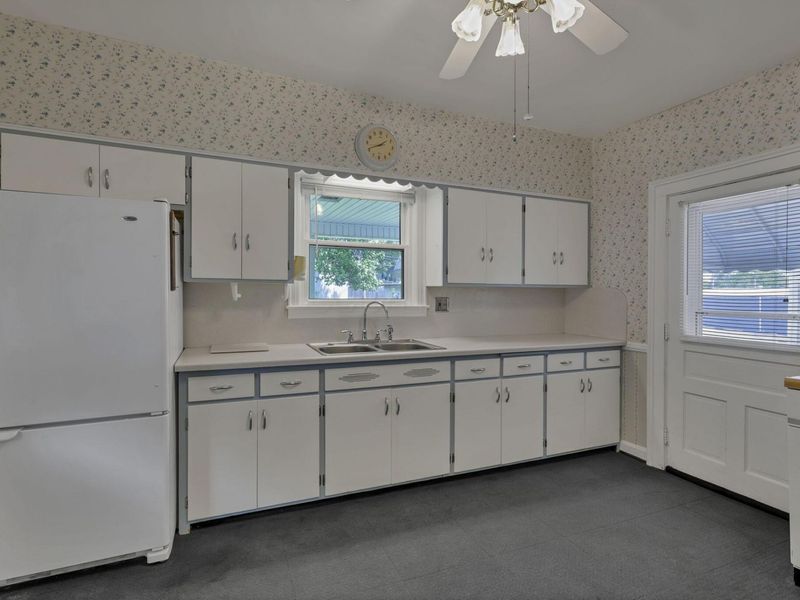 325 E Walnut Street , Lancaster, OH 43130 Photo 22