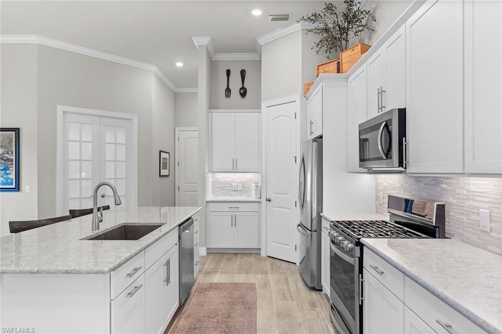 7253 Wilton Dr , Naples, FL 34109 Photo