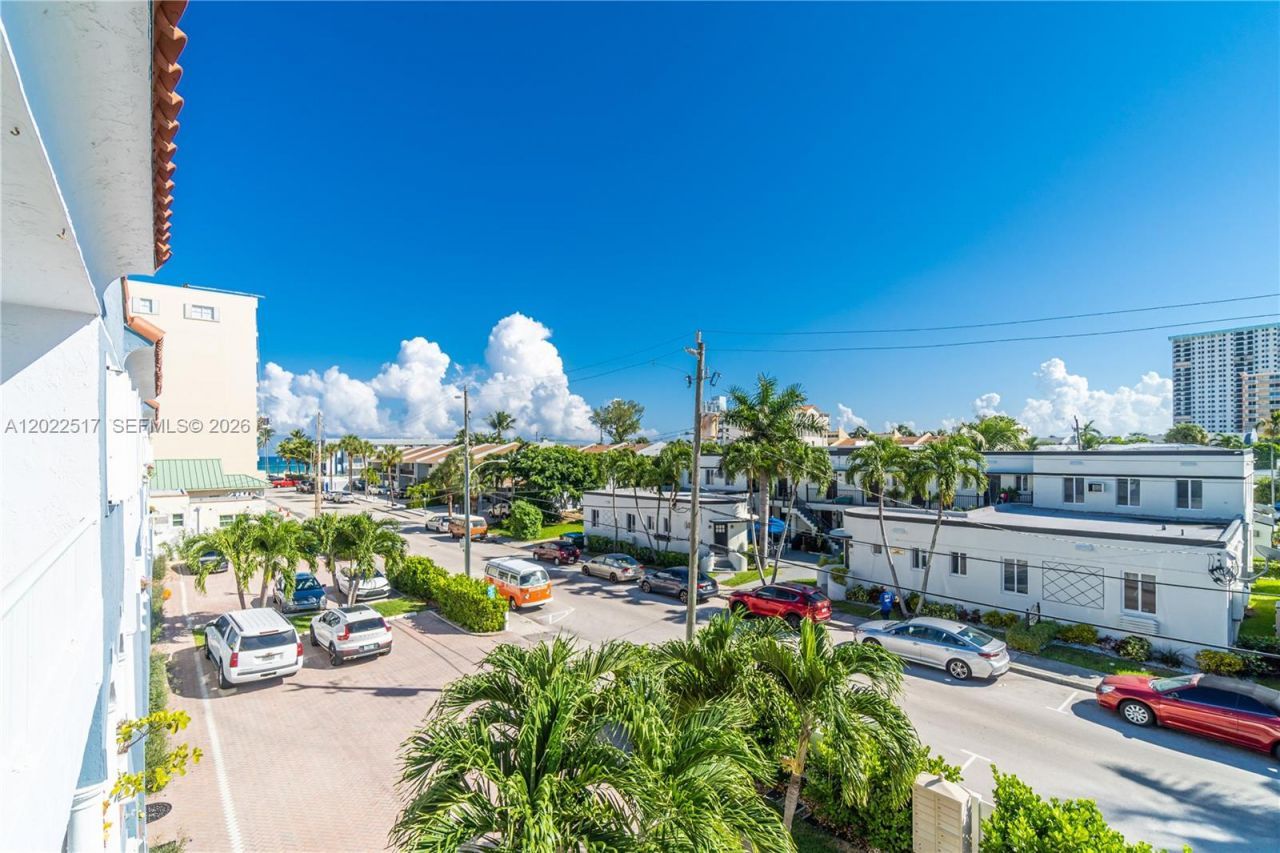 349 Virginia St , Unit 349, Hollywood, FL 33019 Photo