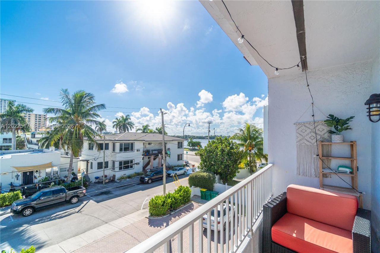 349 Virginia St , Unit 349, Hollywood, FL 33019 Photo