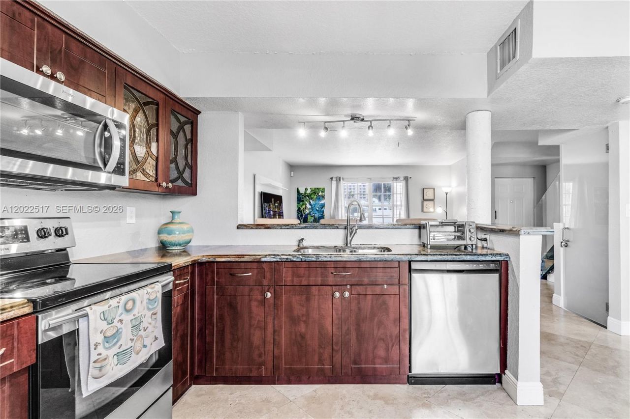 349 Virginia St , Unit 349, Hollywood, FL 33019 Photo