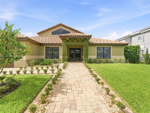 19920 NW 9th Dr, Unit 19920, Pembroke Pines, FL 33029