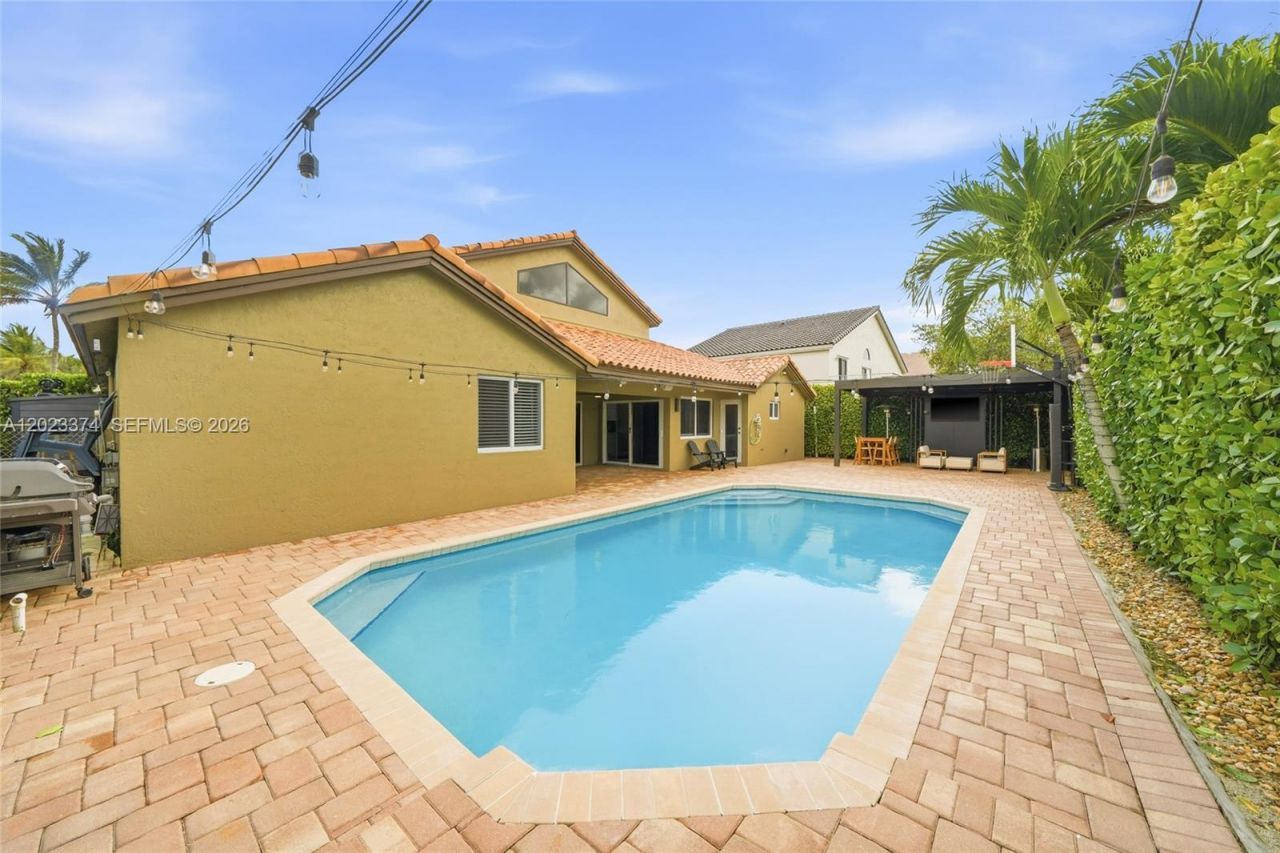 19920 NW 9th Dr, Unit 19920, Pembroke Pines, FL 33029 Photo
