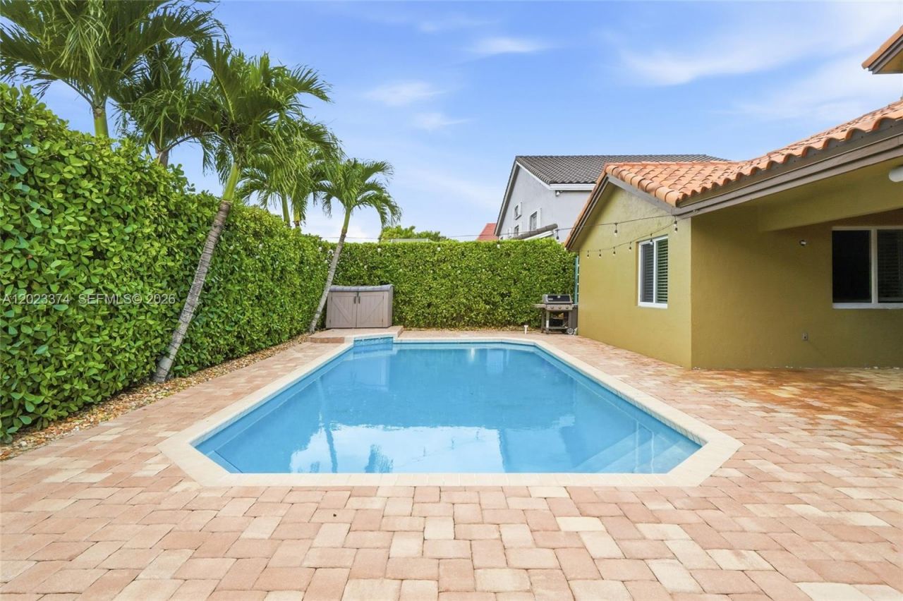 19920 NW 9th Dr, Unit 19920, Pembroke Pines, FL 33029 Photo