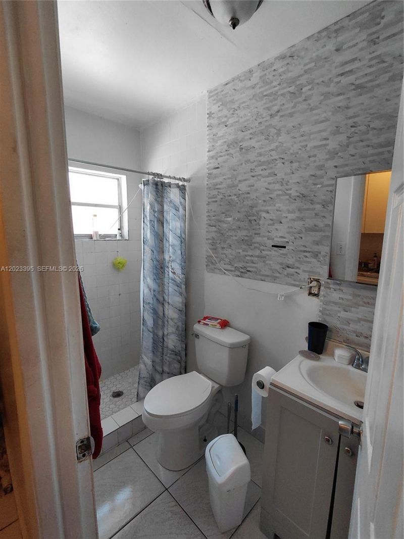 2140 NW 1st Ter , Miami, FL 33125 Photo