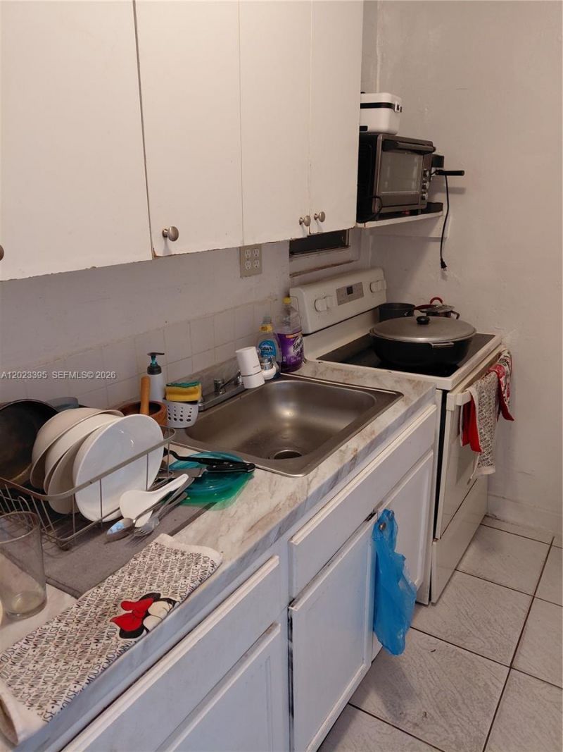 2140 NW 1st Ter , Miami, FL 33125 Photo