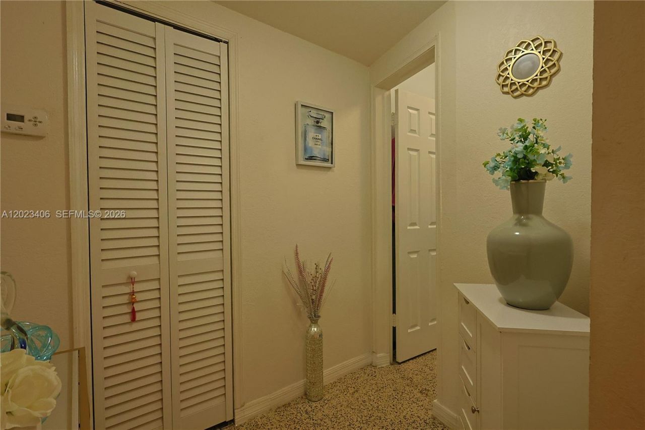 330 W 44th St, Hialeah, FL 33012 Photo