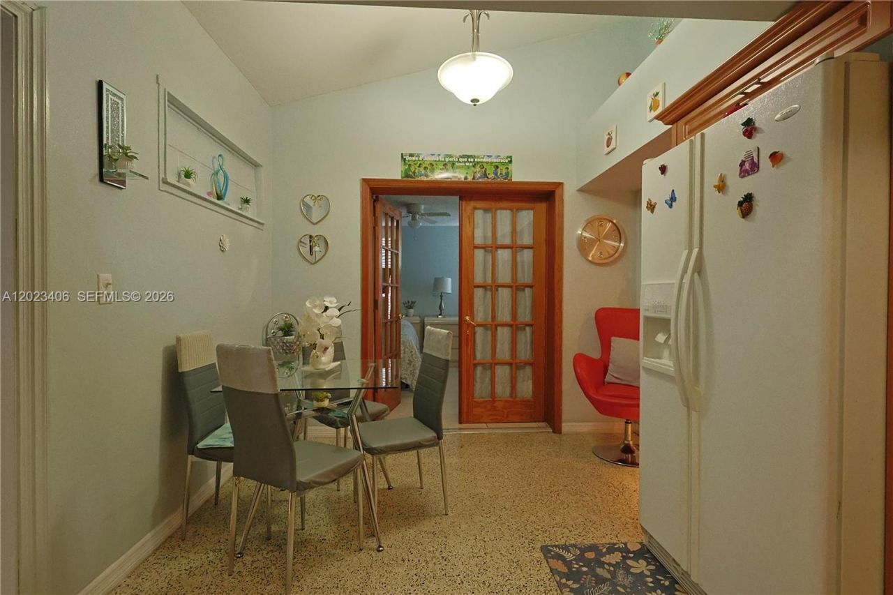 330 W 44th St, Hialeah, FL 33012 Photo