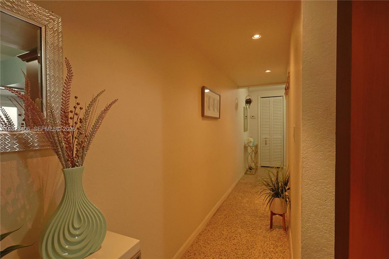 330 W 44th St, Hialeah, FL 33012 Photo