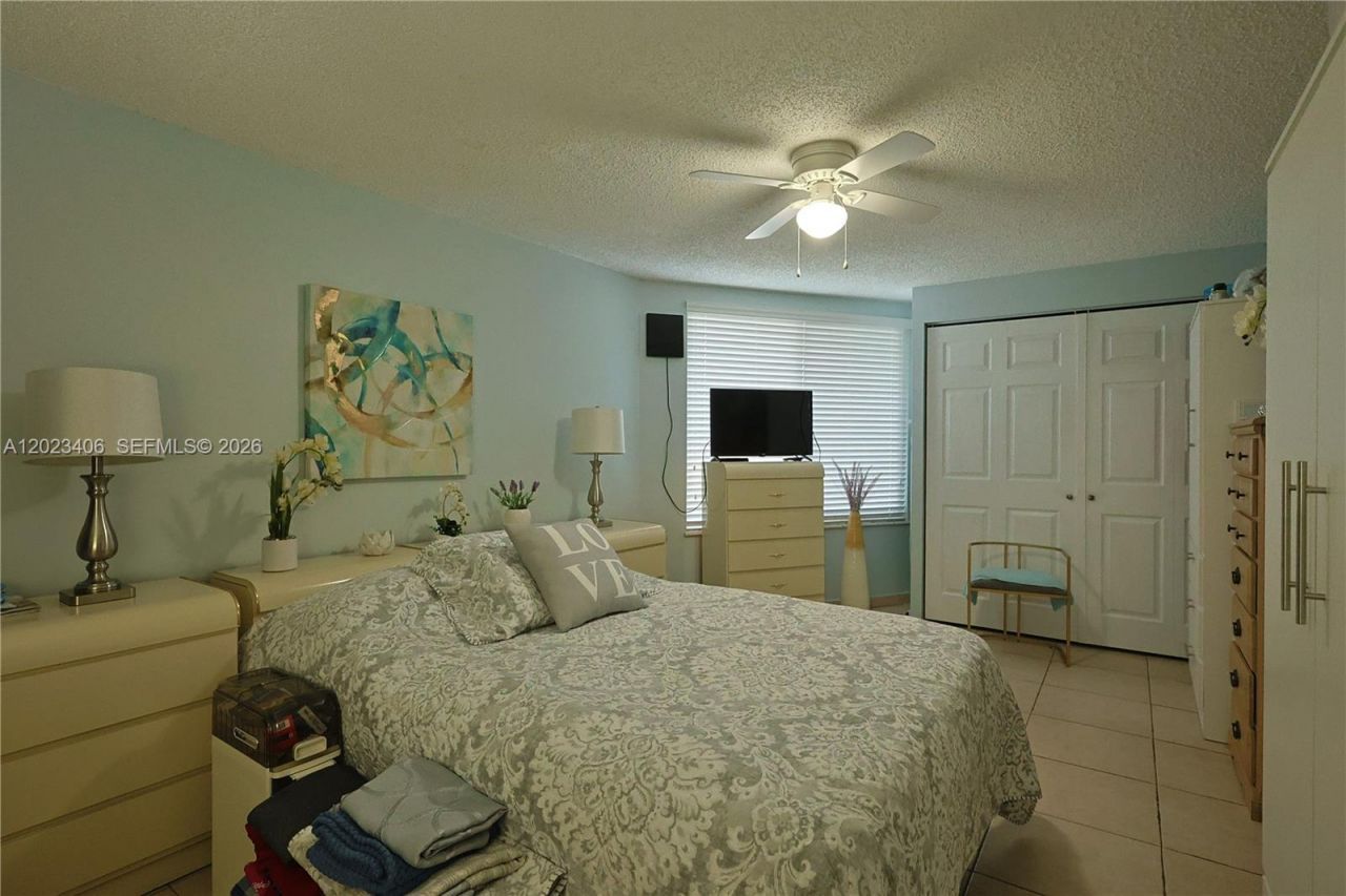 330 W 44th St, Hialeah, FL 33012 Photo