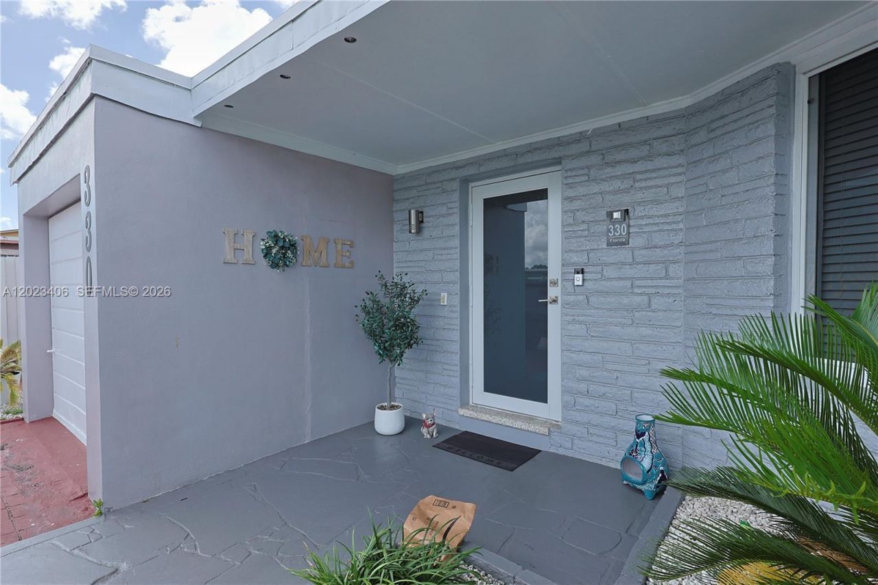 330 W 44th St, Hialeah, FL 33012 Photo