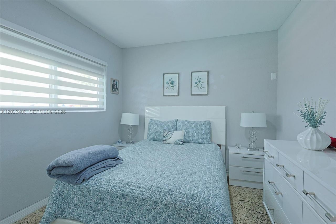 330 W 44th St, Hialeah, FL 33012 Photo