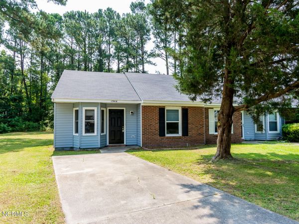 1944 Heather Loop, Midway Park, NC 28544