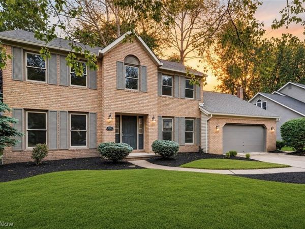 5532 Quail Run , North Olmsted, OH 44070