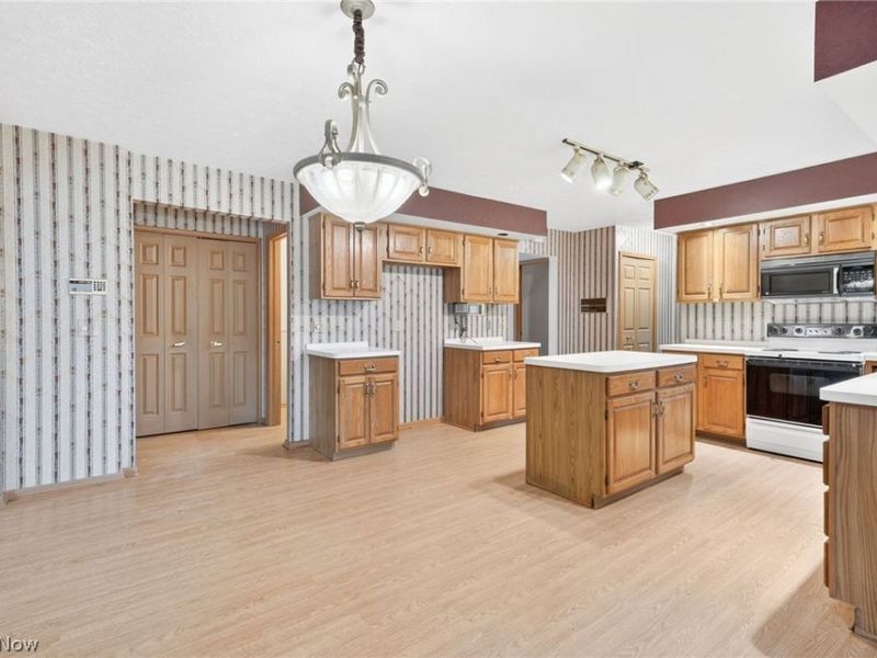 5532 Quail Run , North Olmsted, OH 44070 Photo 7