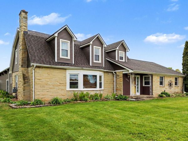 29561 E Red Arrow Highway, Paw Paw, MI 49079