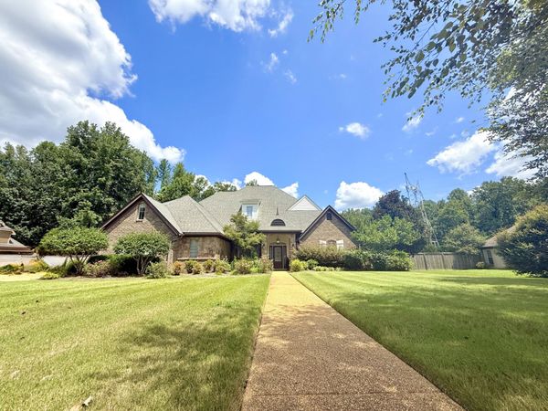 171 Poplar Springs Dr., Tupelo, MS 38804
