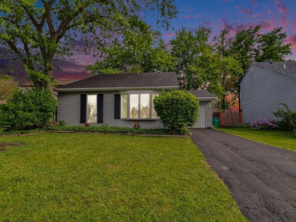 1140 W 59th Place, Merrillville, IN 46410