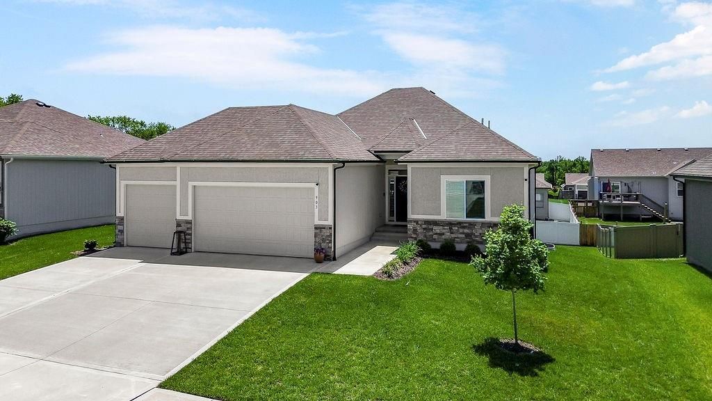 903 NW Crestwood Drive, Grain Valley, MO 64029 Main Photo