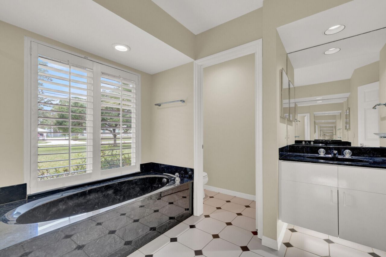 16026 N 75th Ave Avenue N, Palm Beach Gardens, FL 33418 Photo