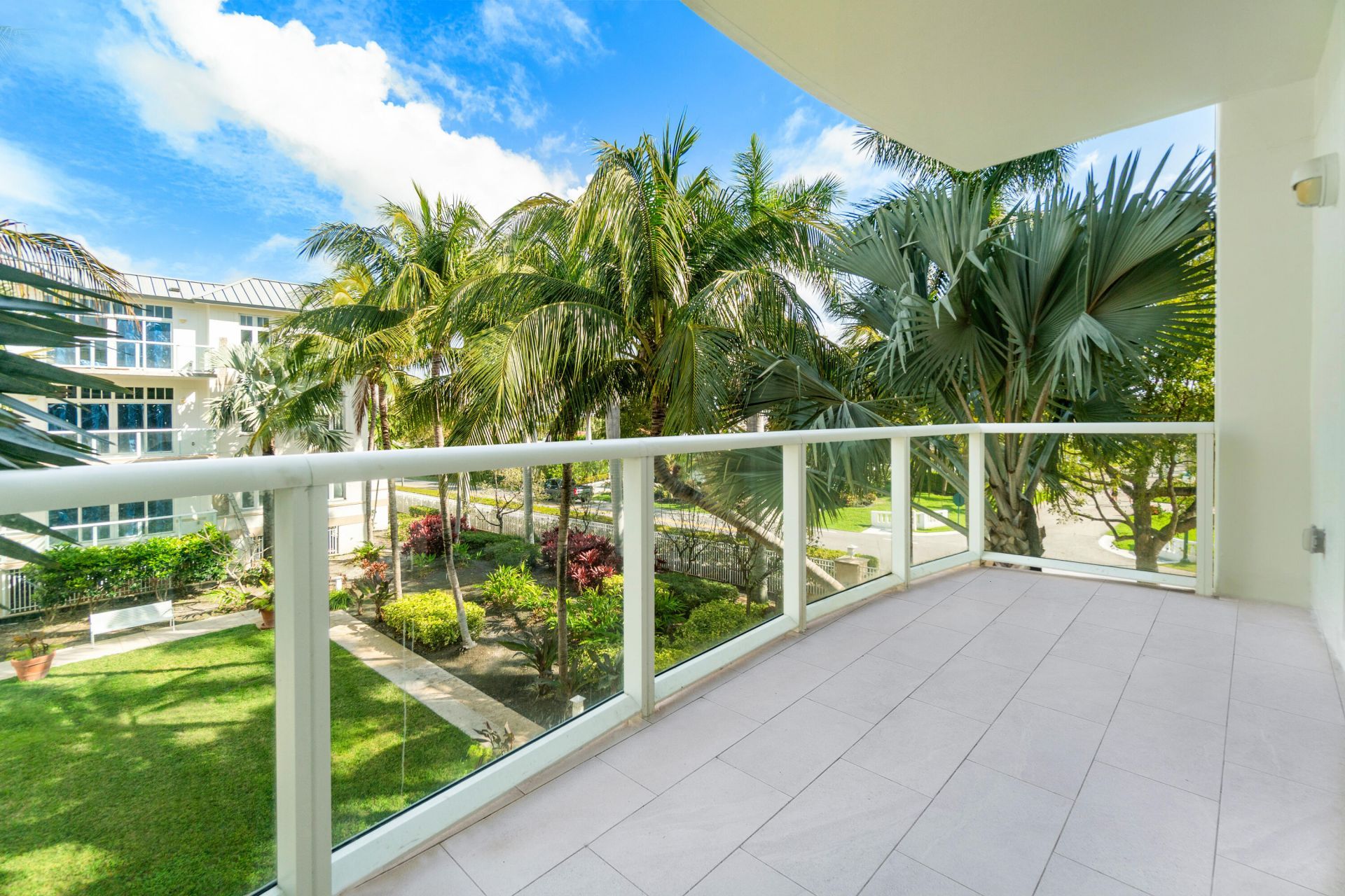 178 Lake Drive, Unit 4202, Palm Beach Shores, FL 33404 Photo
