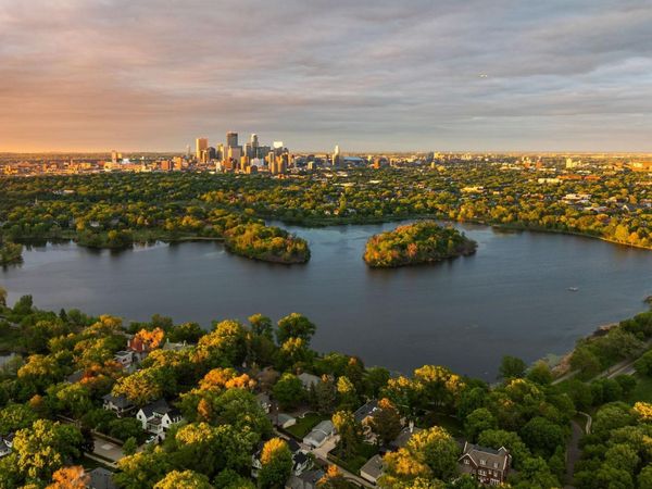 3141 Dean Court, Unit 703, Minneapolis, MN 55416