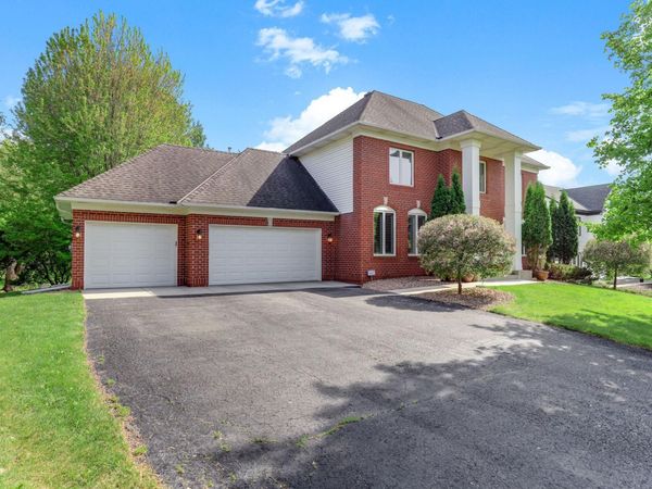 2361 Stone Creek Drive, Chanhassen, MN 55317