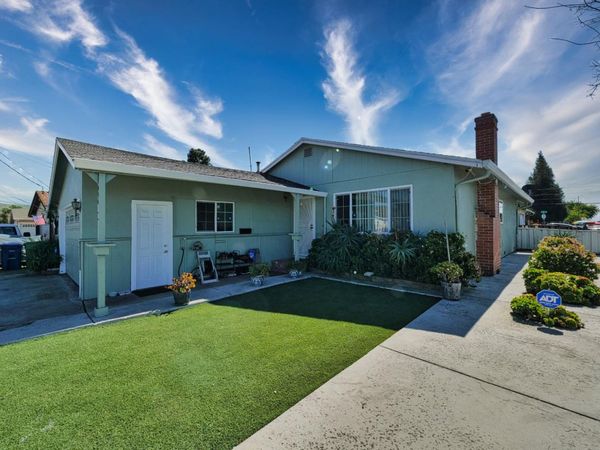 994 westwood St, Hayward, CA 94544