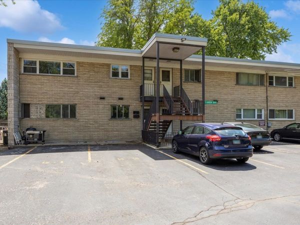 5 Garden Drive, Unit 5, La Grange Park, IL 60526
