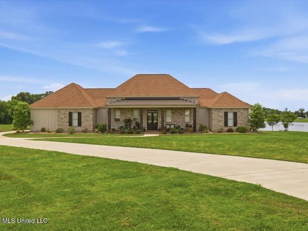 109 Hannalea Place, Flora, MS 39071