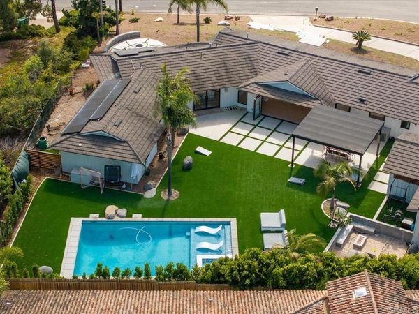 3170 Falcon Drive, Carlsbad, CA 92008