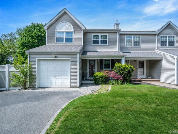 22 Walnut Street , Central Islip, NY 11722