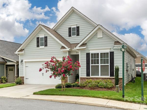 743 Summerfield Place, Flat Rock, NC 28731