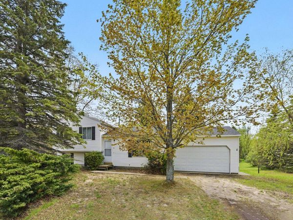 3880 Whispering Oaks Drive, Traverse City, MI 49696