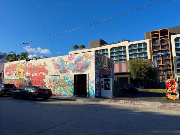 239 NW 26th St , Miami, FL 33127