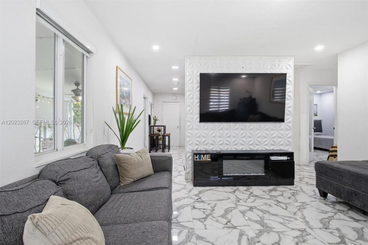301 SW 36th Ave, Miami, FL 33135 Photo
