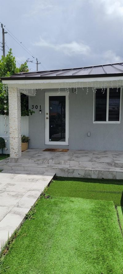 301 SW 36th Ave , Miami, FL 33135 Photo