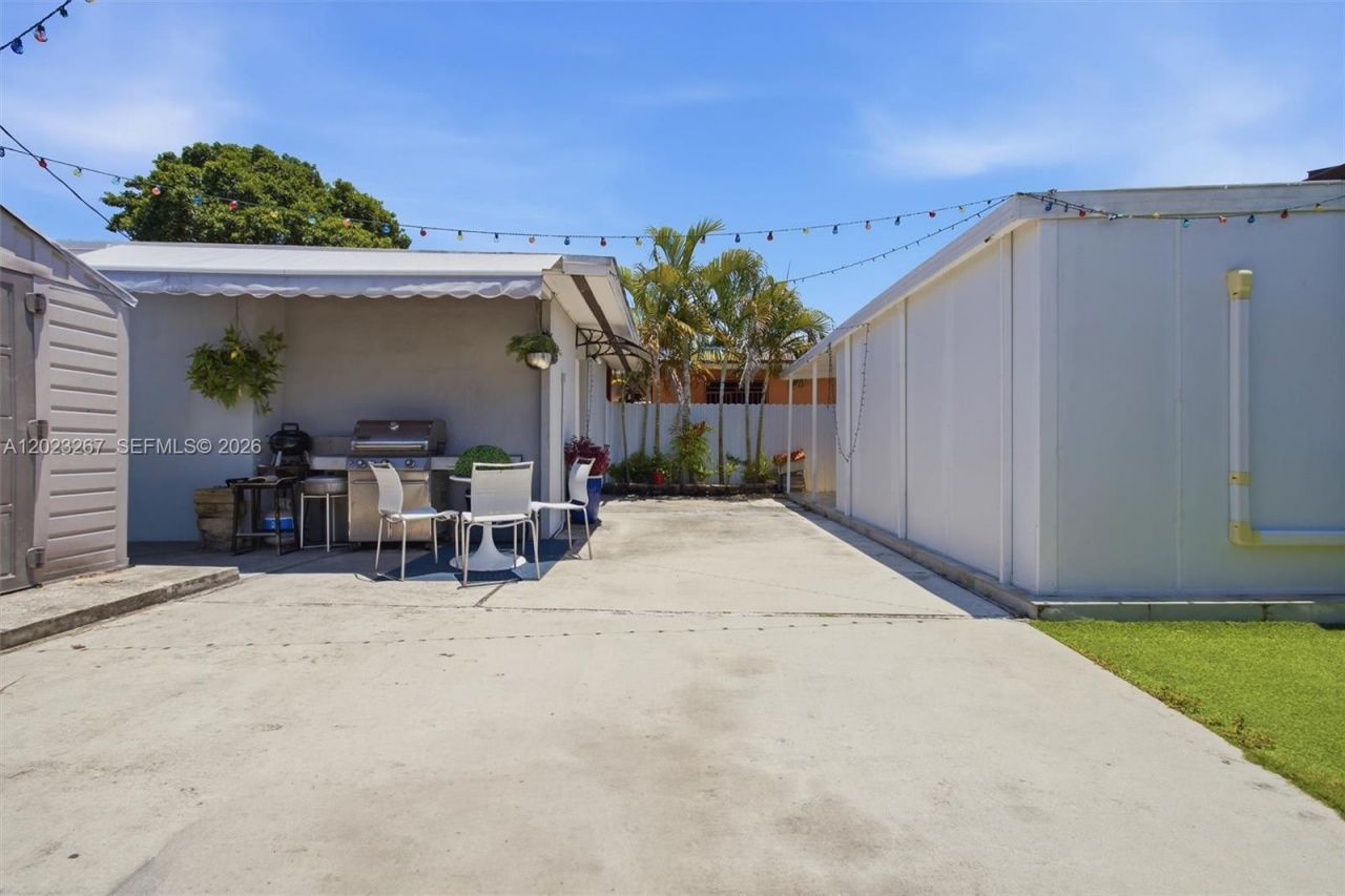 301 SW 36th Ave, Miami, FL 33135 Photo