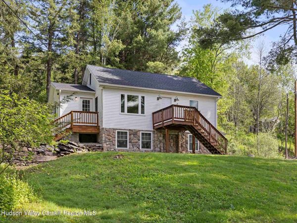 7 Karlstadt Road, Windham, NY 12496