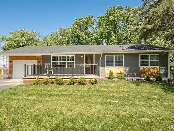 935 Loretta Drive , Arnold, MO 63010