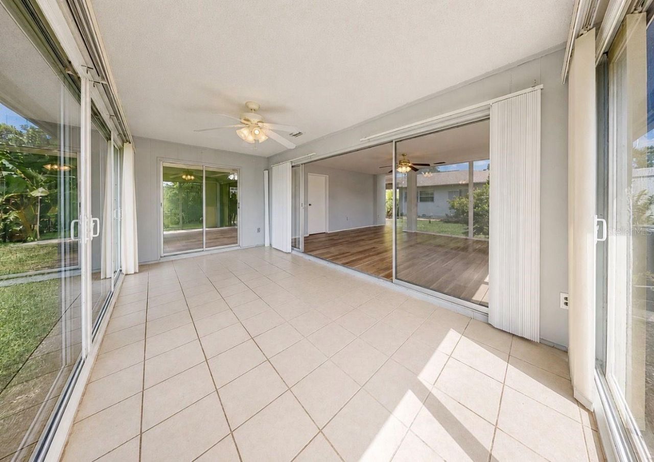 3506 Auburn Court, Unit 230, Sarasota, FL 34231 Photo