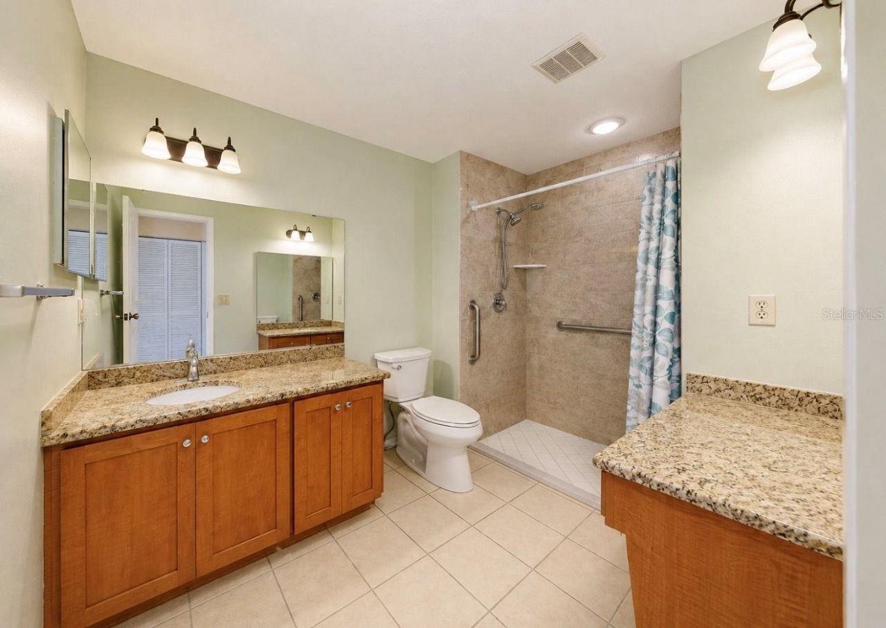 3506 Auburn Court, Unit 230, Sarasota, FL 34231 Photo